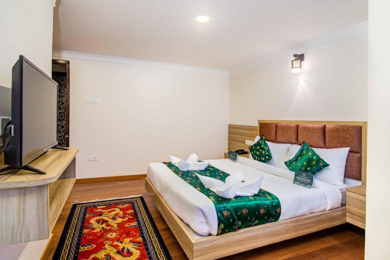 Muscatel Central Hotel - Dzeemkhang 강토크 외부 사진