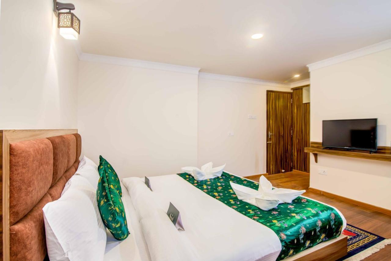 Muscatel Central Hotel - Dzeemkhang 강토크 외부 사진