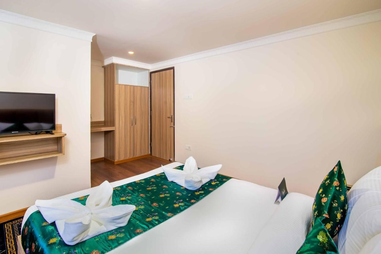 Muscatel Central Hotel - Dzeemkhang 강토크 외부 사진