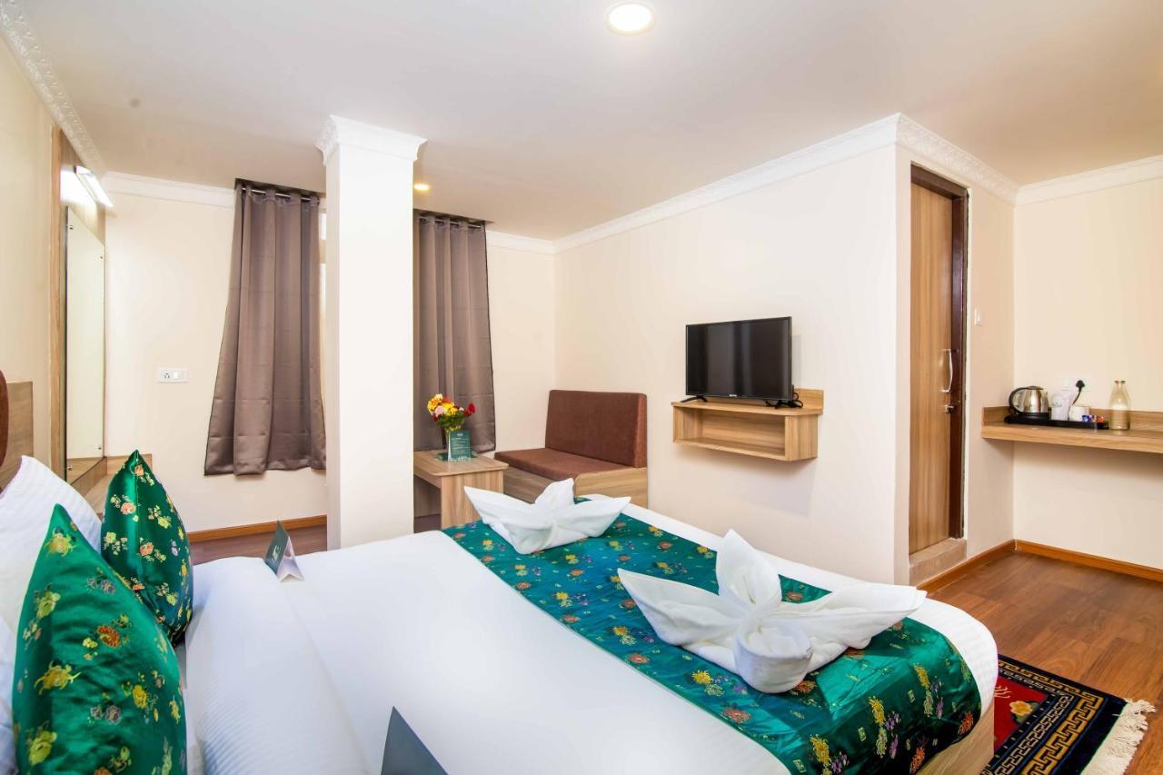 Muscatel Central Hotel - Dzeemkhang 강토크 외부 사진
