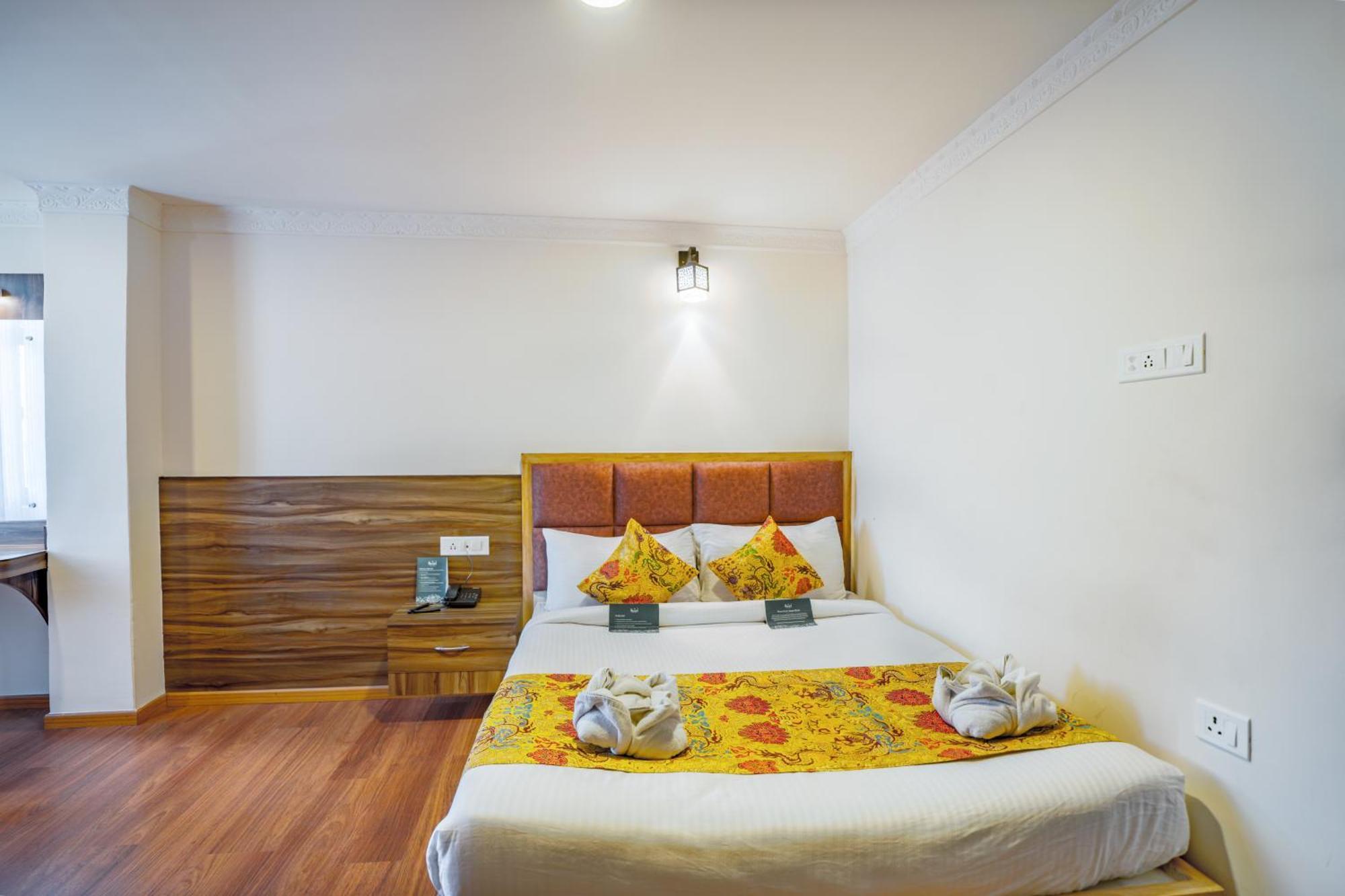 Muscatel Central Hotel - Dzeemkhang 강토크 외부 사진