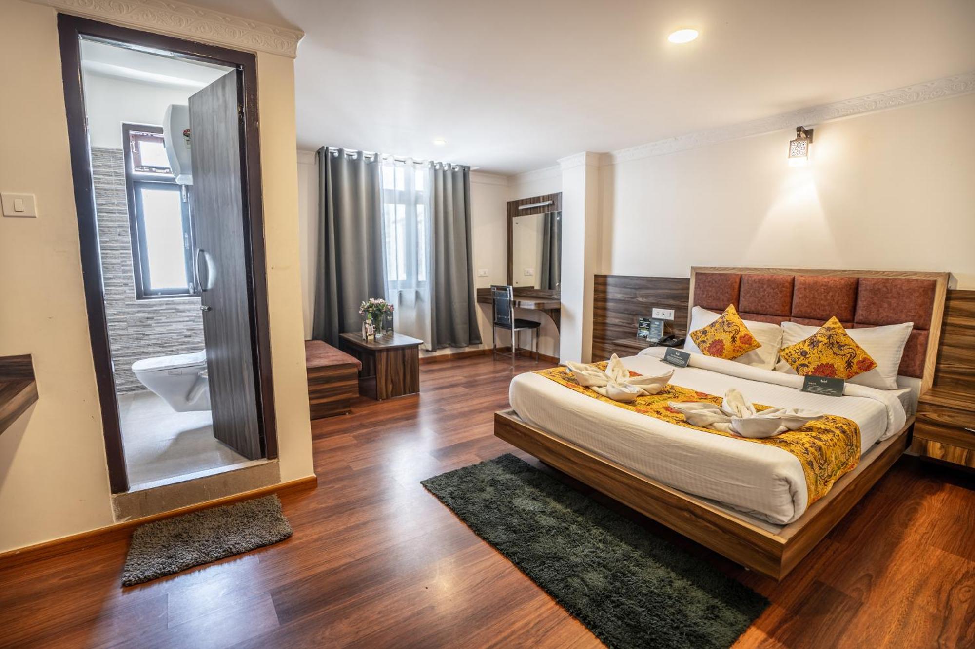 Muscatel Central Hotel - Dzeemkhang 강토크 외부 사진
